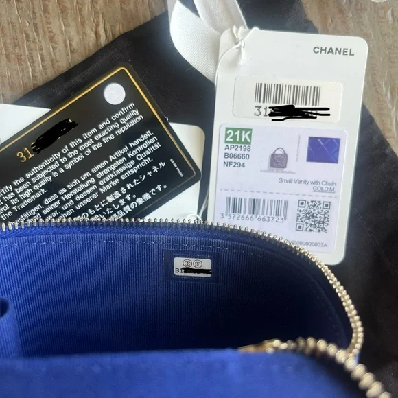 CHANEL Blue Mini Vanity Top Handle with Gold Hardware - Picture 5 of 10